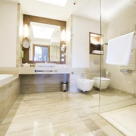 Natura Mazur & Conference 4*