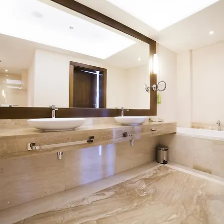 فندق Natura Mazur & Conference 4*